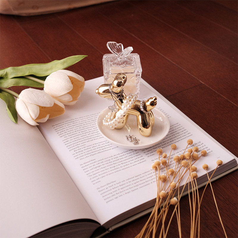 Top 10 Must-Have Accessories Every Woman Needs