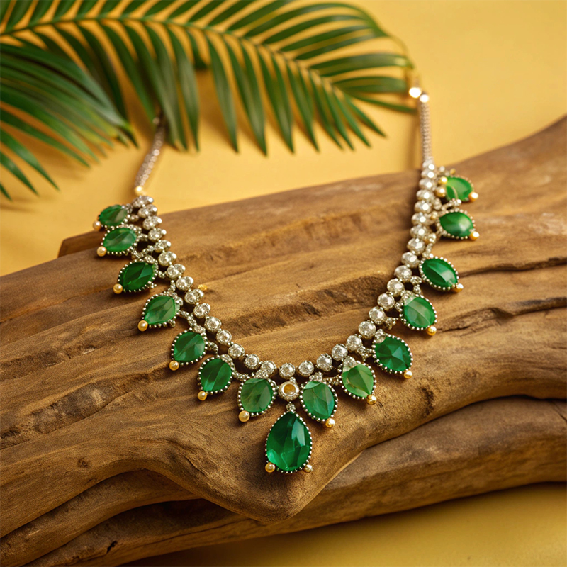 How to Layer Necklaces Like a Fashion Pro